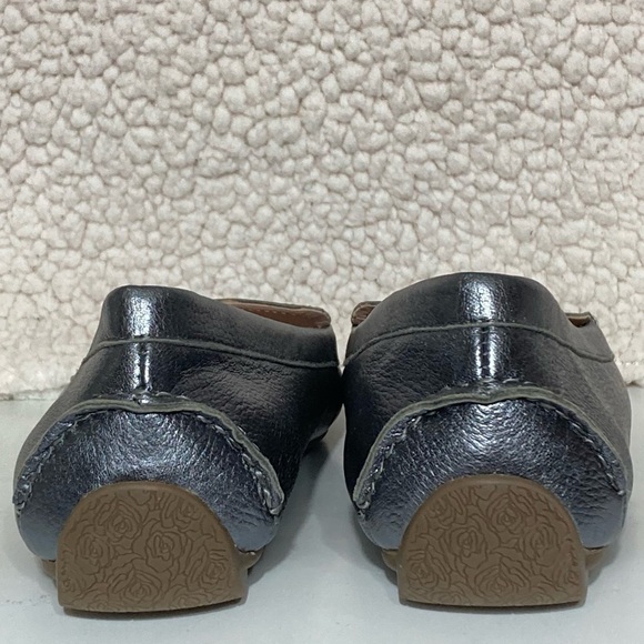 Taryn Rose Womens Karen Leather Metallic Slip On Casual Driving Shoes SZ US 8.5B - Picture 4 of 11